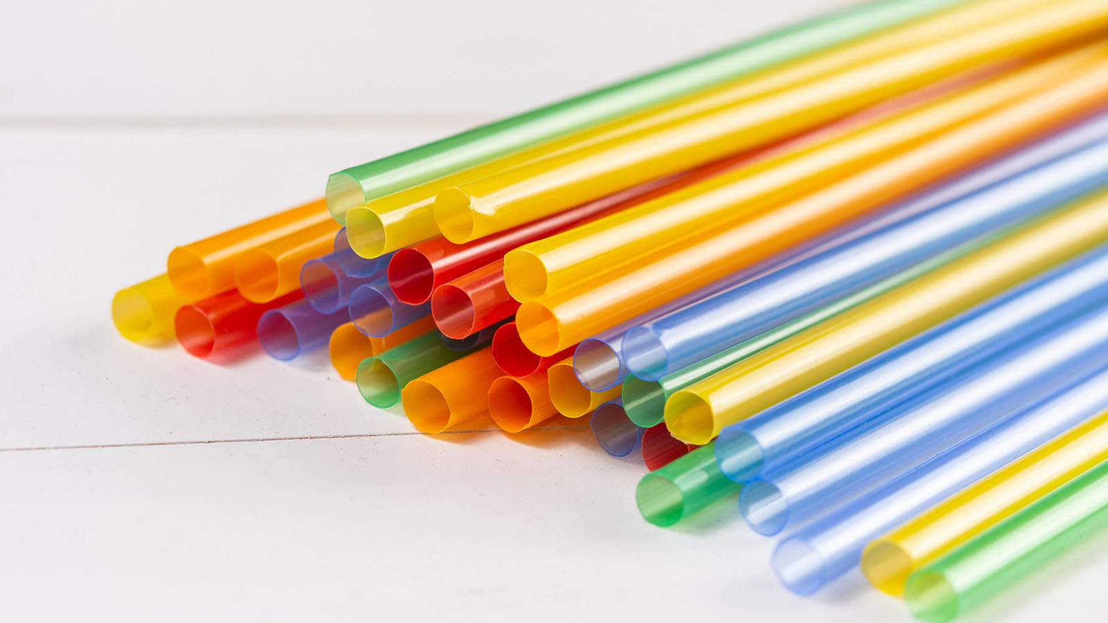 1315-STRAW PLASTIC